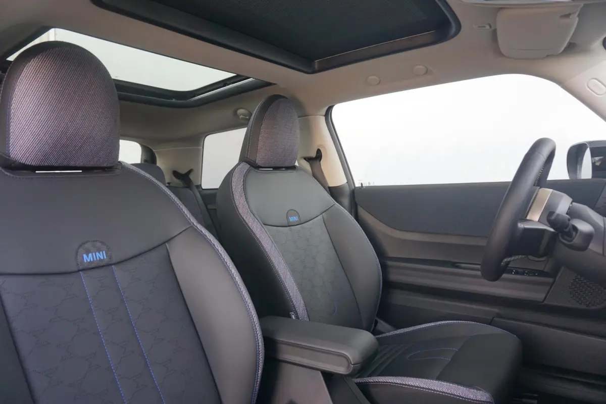 C Classic Trim | Pakket M | Head-Up Display | Panoramadak | Extra Getint Glas | Stoelverwarming | Comfort Acces