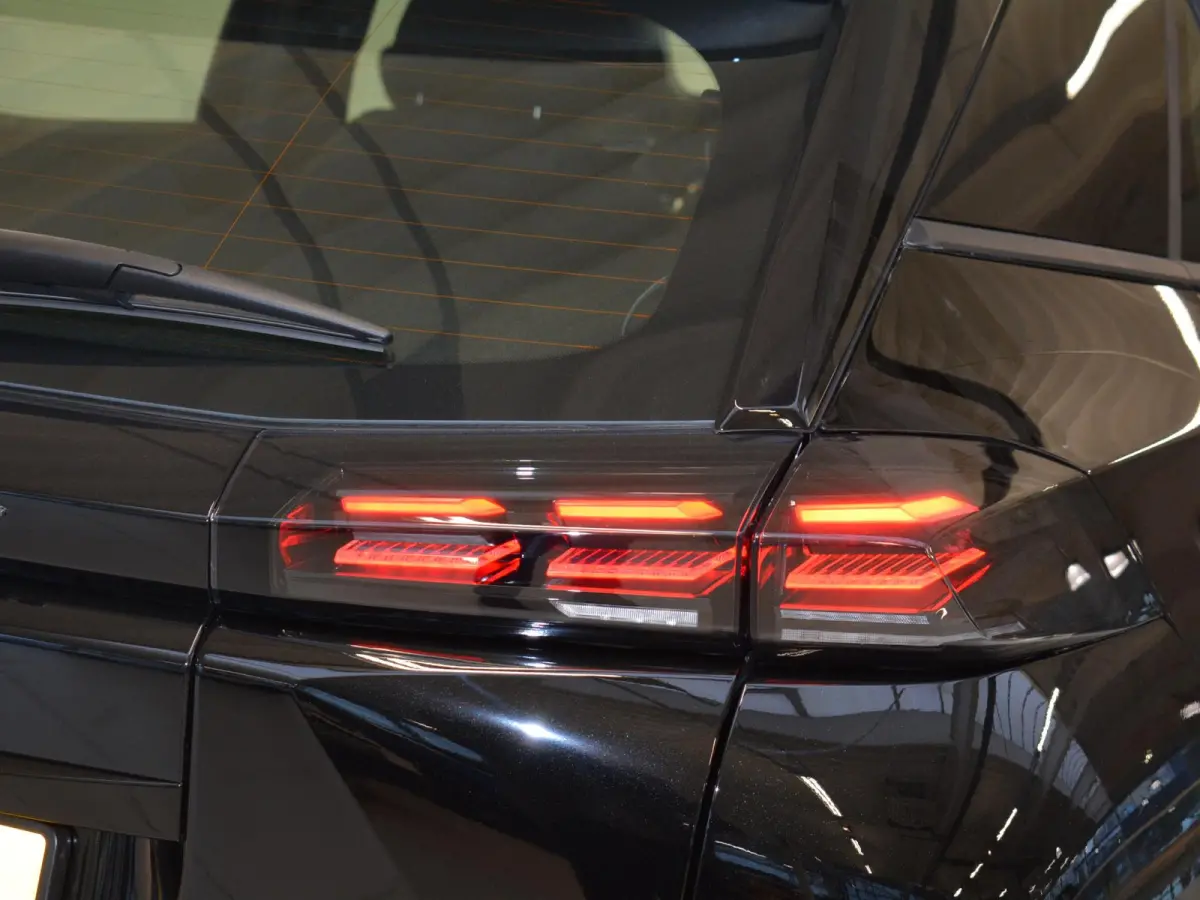 1.2 Hybrid 145 Style Navigatie | Automaat