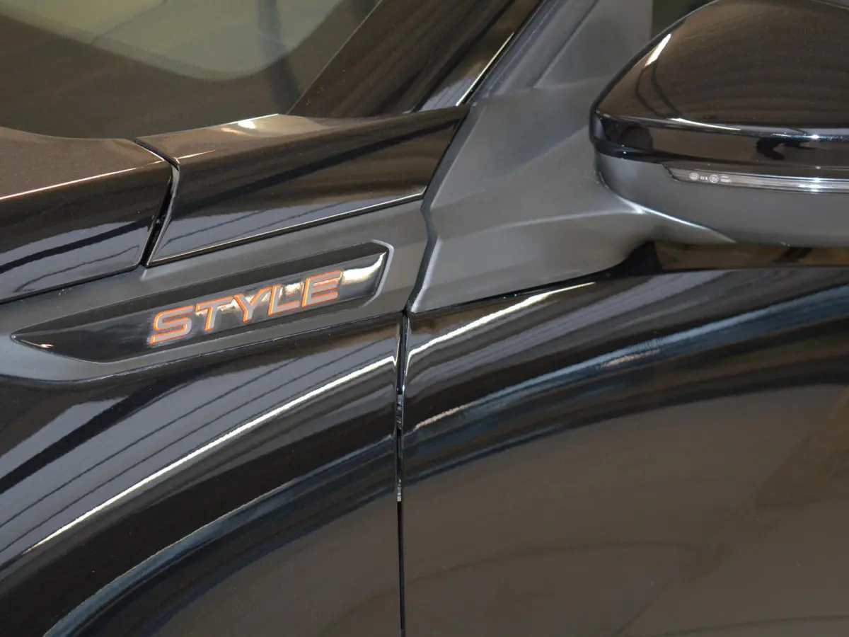1.2 Hybrid 145 Style Navigatie | Automaat