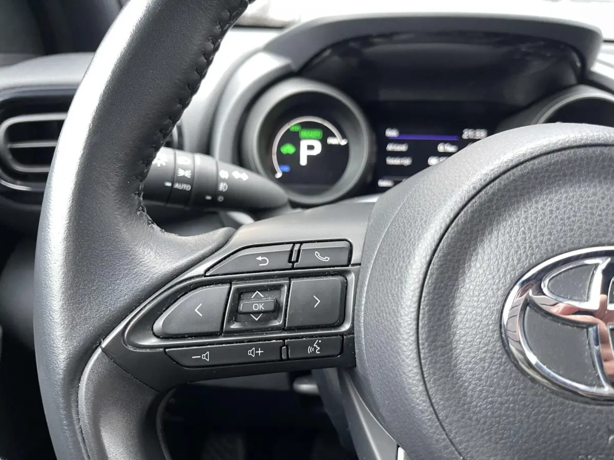 1.5 Hybrid Dynamic KEYLESS|CAMERA|LED KOPLAMPEN|CARPLAY|NAVIGATIE|DEALER ONDERHOUDEN