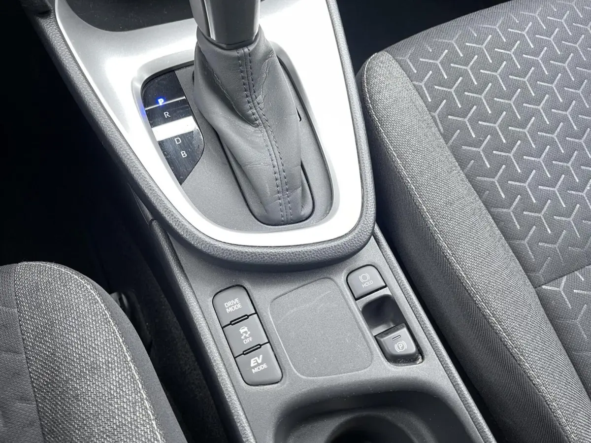 1.5 Hybrid Dynamic KEYLESS|CAMERA|LED KOPLAMPEN|CARPLAY|NAVIGATIE|DEALER ONDERHOUDEN