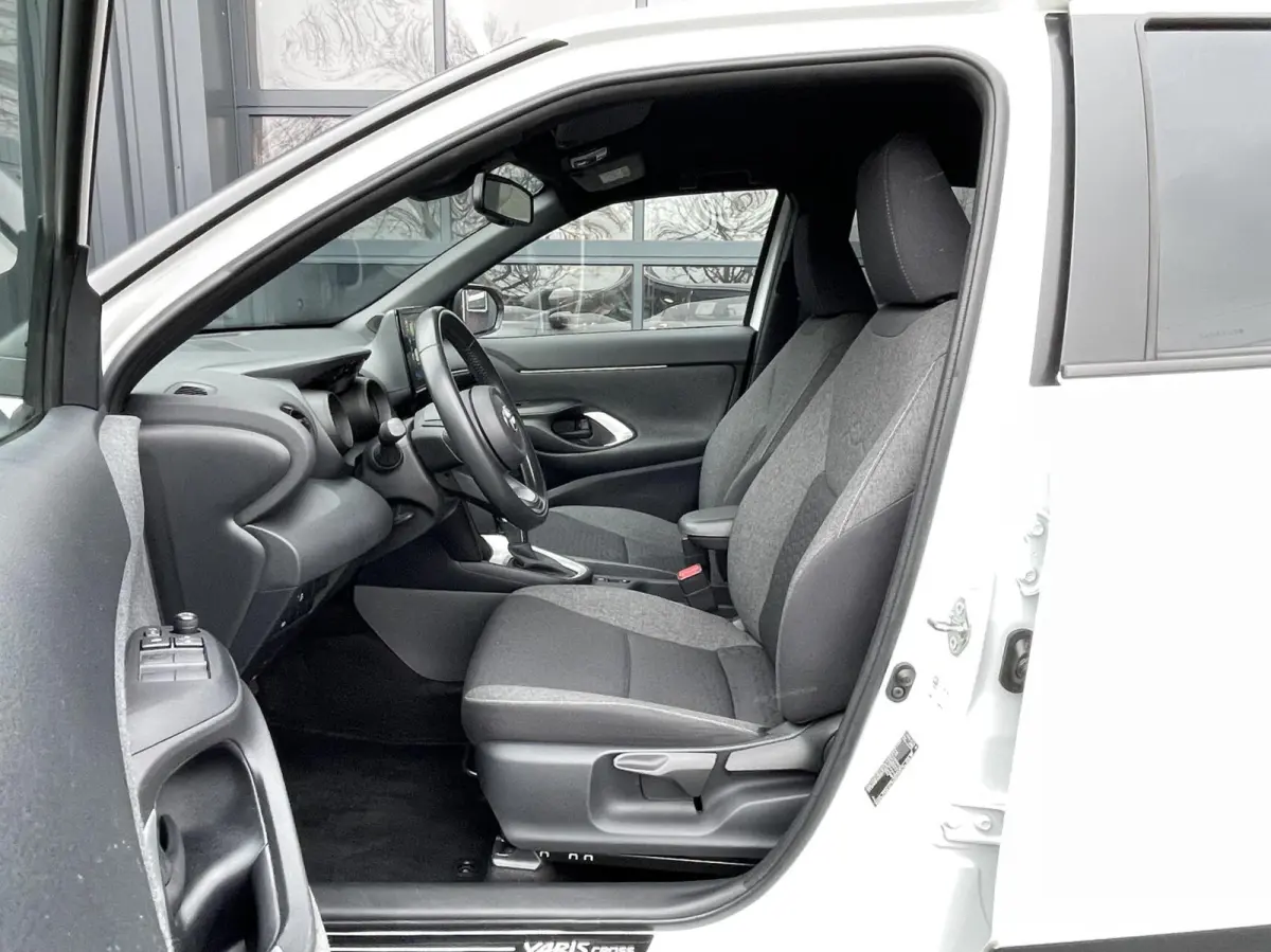 1.5 Hybrid Dynamic KEYLESS|CAMERA|LED KOPLAMPEN|CARPLAY|NAVIGATIE|DEALER ONDERHOUDEN