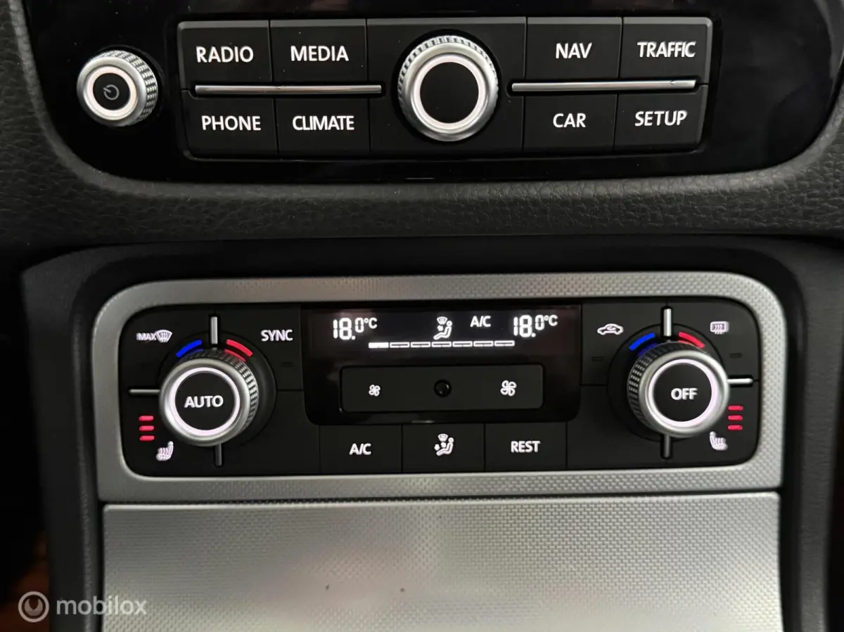 3.0 tdi R-Line GRIJS Kent [Leer,Carplay,Lucht,Pano]