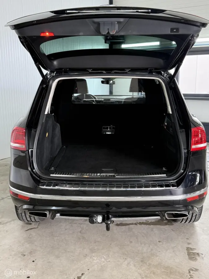 3.0 tdi R-Line GRIJS Kent [Leer,Carplay,Lucht,Pano]