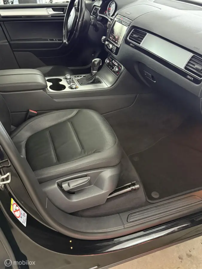 3.0 tdi R-Line GRIJS Kent [Leer,Carplay,Lucht,Pano]