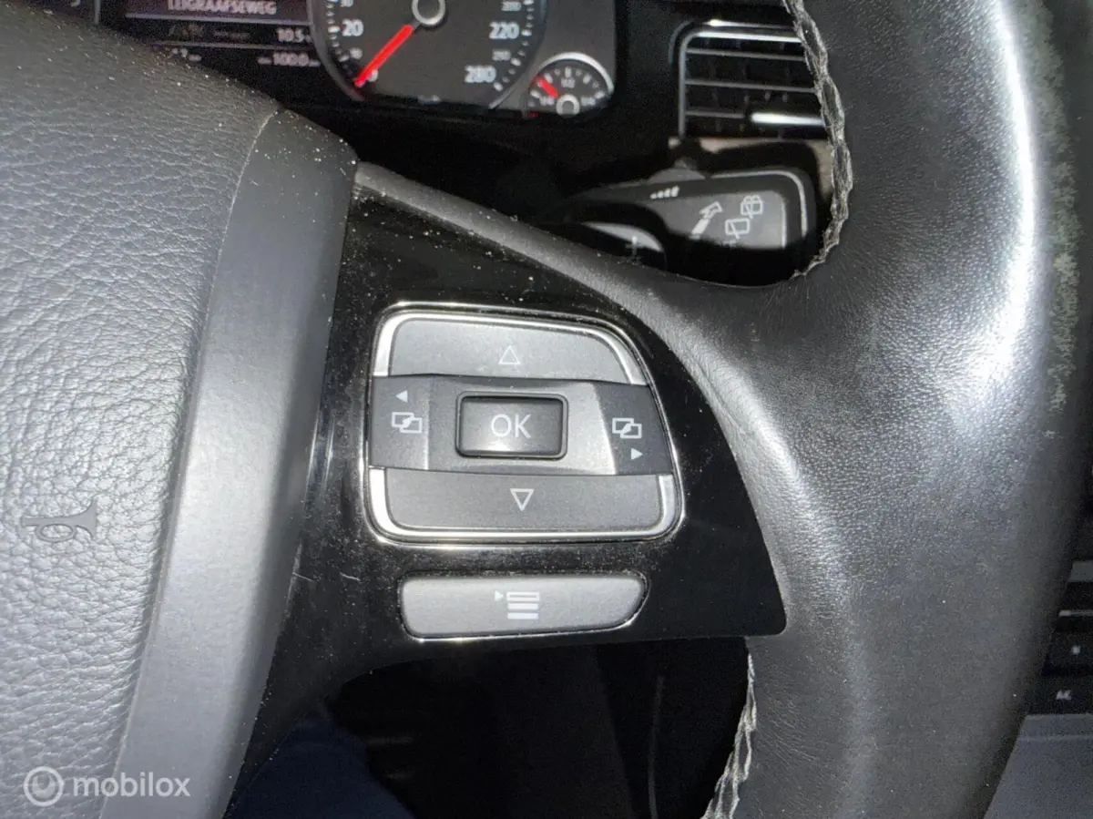 3.0 tdi R-Line GRIJS Kent [Leer,Carplay,Lucht,Pano]