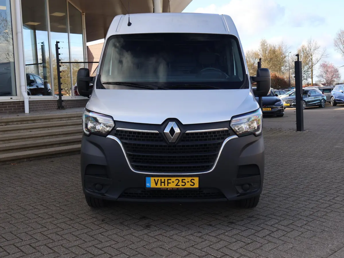 T35 2.3 dCi 150 PK AUTOMAAT L2H2 + CARPLAY | CAMERA | 2500 KG TREKHAAK | CRUISE | NAVIGATIE