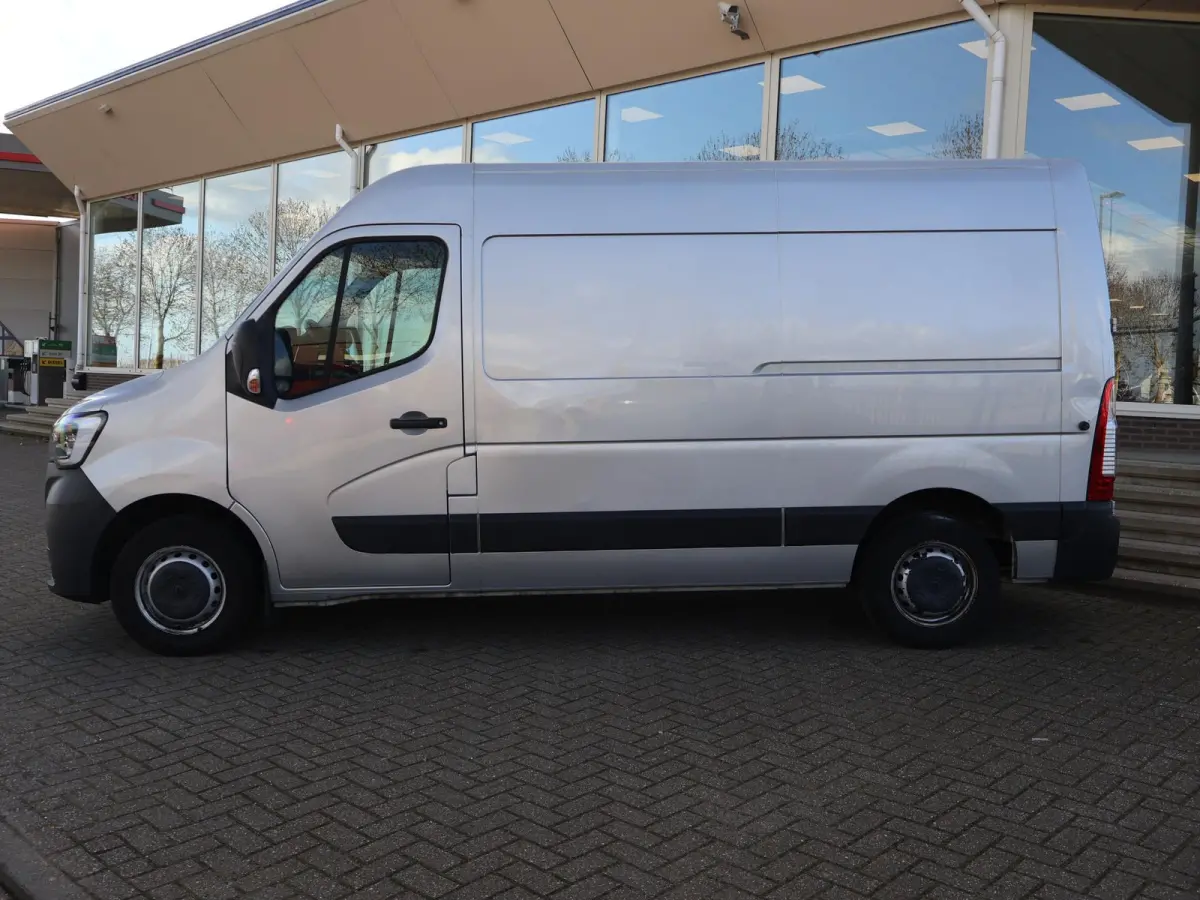 T35 2.3 dCi 150 PK AUTOMAAT L2H2 + CARPLAY | CAMERA | 2500 KG TREKHAAK | CRUISE | NAVIGATIE