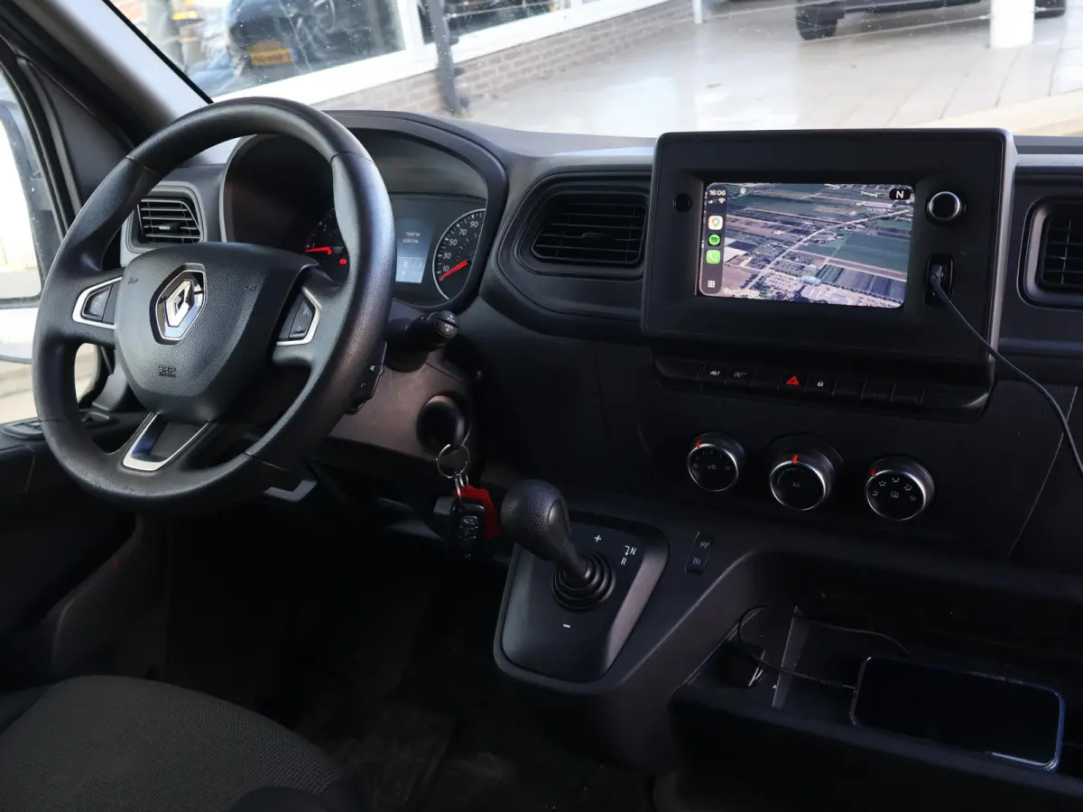 T35 2.3 dCi 150 PK AUTOMAAT L2H2 + CARPLAY | CAMERA | 2500 KG TREKHAAK | CRUISE | NAVIGATIE