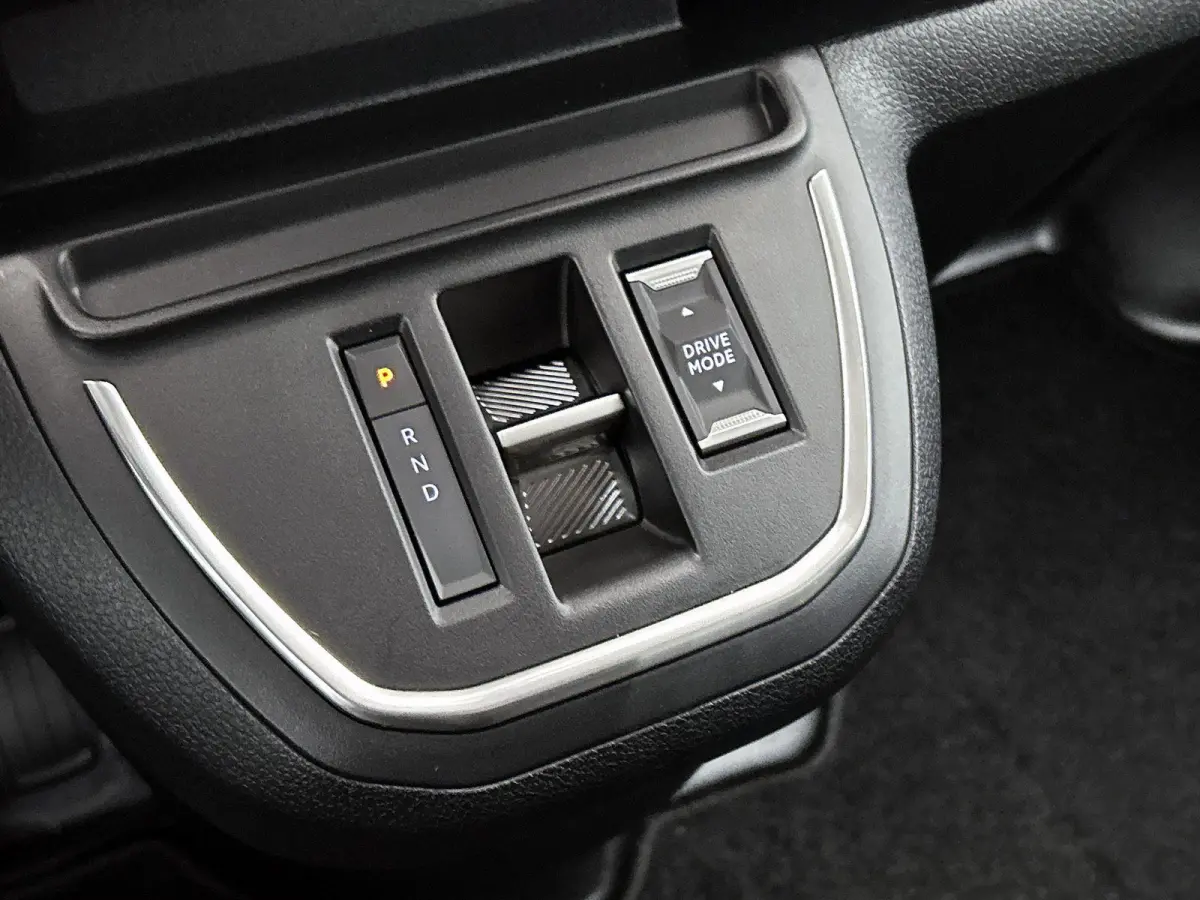 L3H1 75 kWh 136pk Automaat | Apple Carplay | Android Auto | Cruise Control | Lichtmetalen velgen | LED | Camera | Houtenvloer | Climate control |