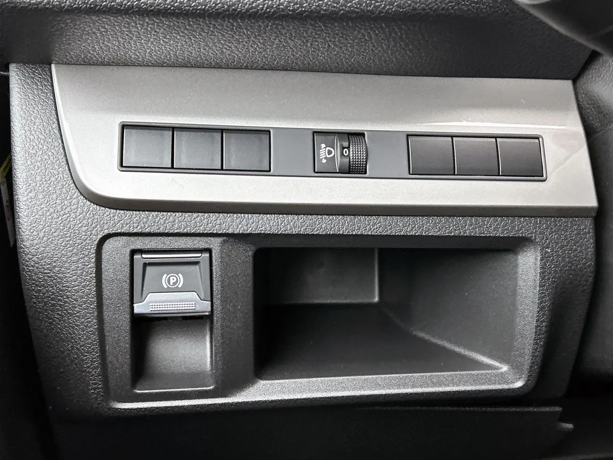 L3H1 75 kWh 136pk Automaat | Apple Carplay | Android Auto | Cruise Control | Lichtmetalen velgen | LED | Camera | Houtenvloer | Climate control |