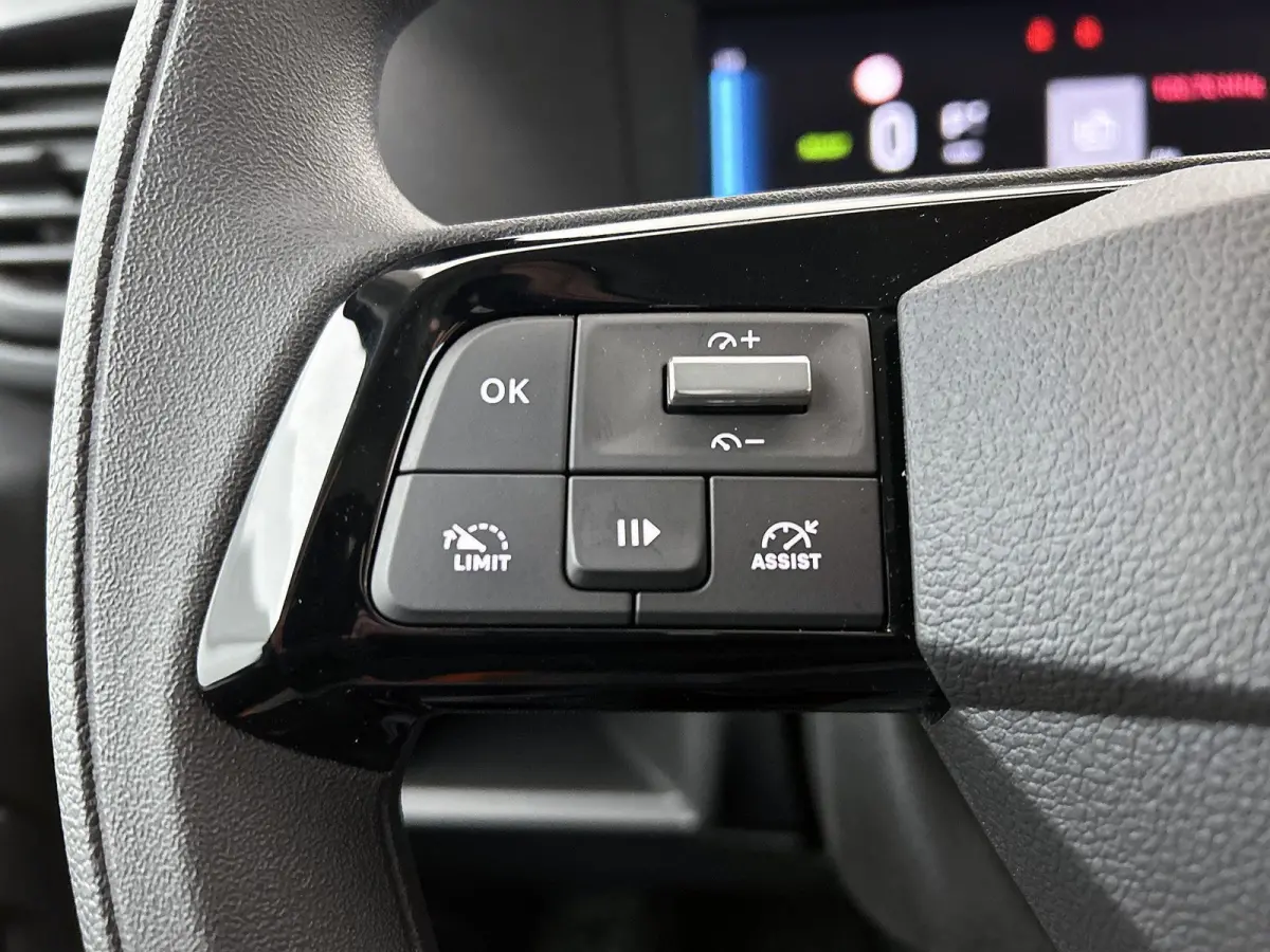L3H1 75 kWh 136pk Automaat | Apple Carplay | Android Auto | Cruise Control | Lichtmetalen velgen | LED | Camera | Houtenvloer | Climate control |