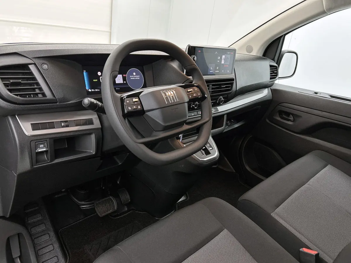 L3H1 75 kWh 136pk Automaat | Apple Carplay | Android Auto | Cruise Control | Lichtmetalen velgen | LED | Camera | Houtenvloer | Climate control |