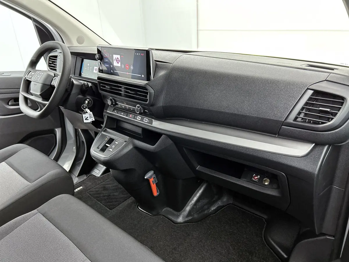 L3H1 75 kWh 136pk Automaat | Apple Carplay | Android Auto | Cruise Control | Lichtmetalen velgen | LED | Camera | Houtenvloer | Climate control |
