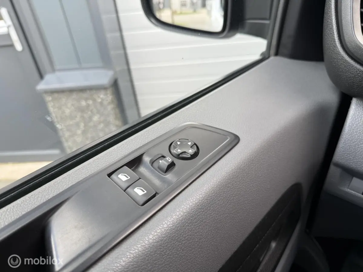 Bestel 231L 2.0 BlueHDI 120 pk / Euro 6!