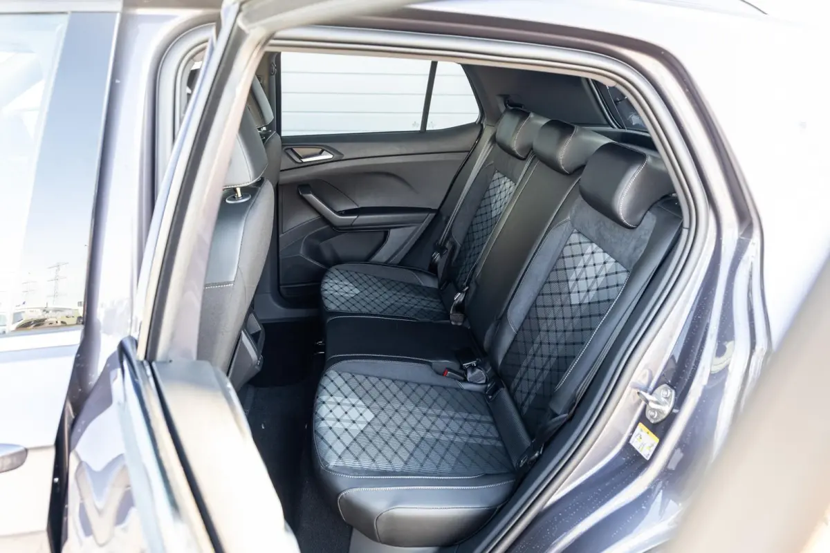 1.0 TSI 115pk DSG R-Line Edition | Trekhaak