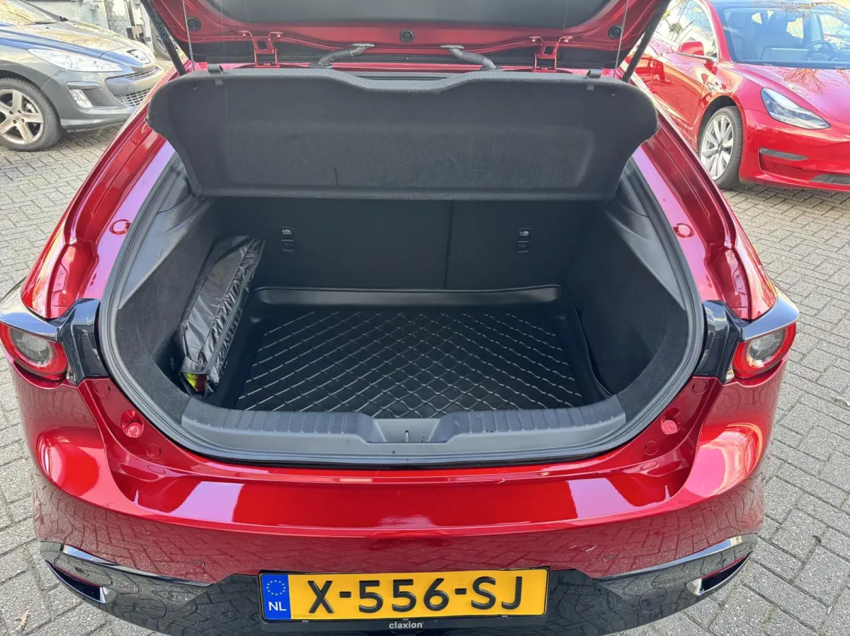 2.0 e-SkyActiv-G M Hybrid 150 Homura