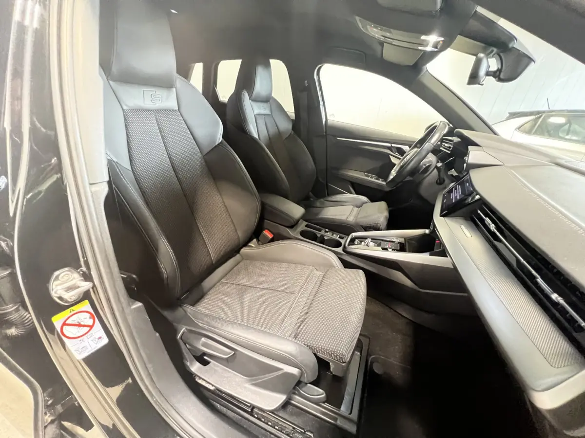30 TFSI S-line | Navigatie/Android/Apple Carplay | LM Velgen 17" | Cruise Control | Airco | S-Line Exterieur |