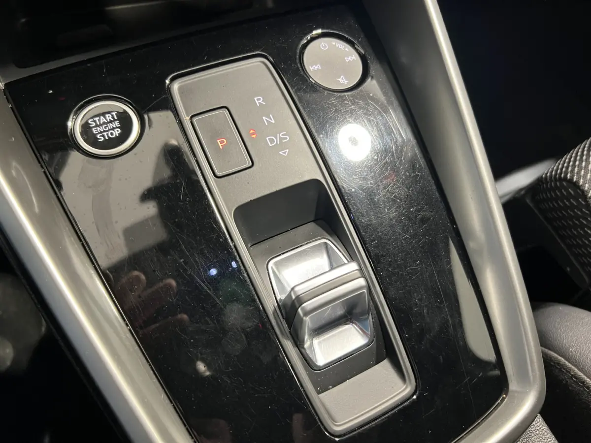 30 TFSI S-line | Navigatie/Android/Apple Carplay | LM Velgen 17" | Cruise Control | Airco | S-Line Exterieur |
