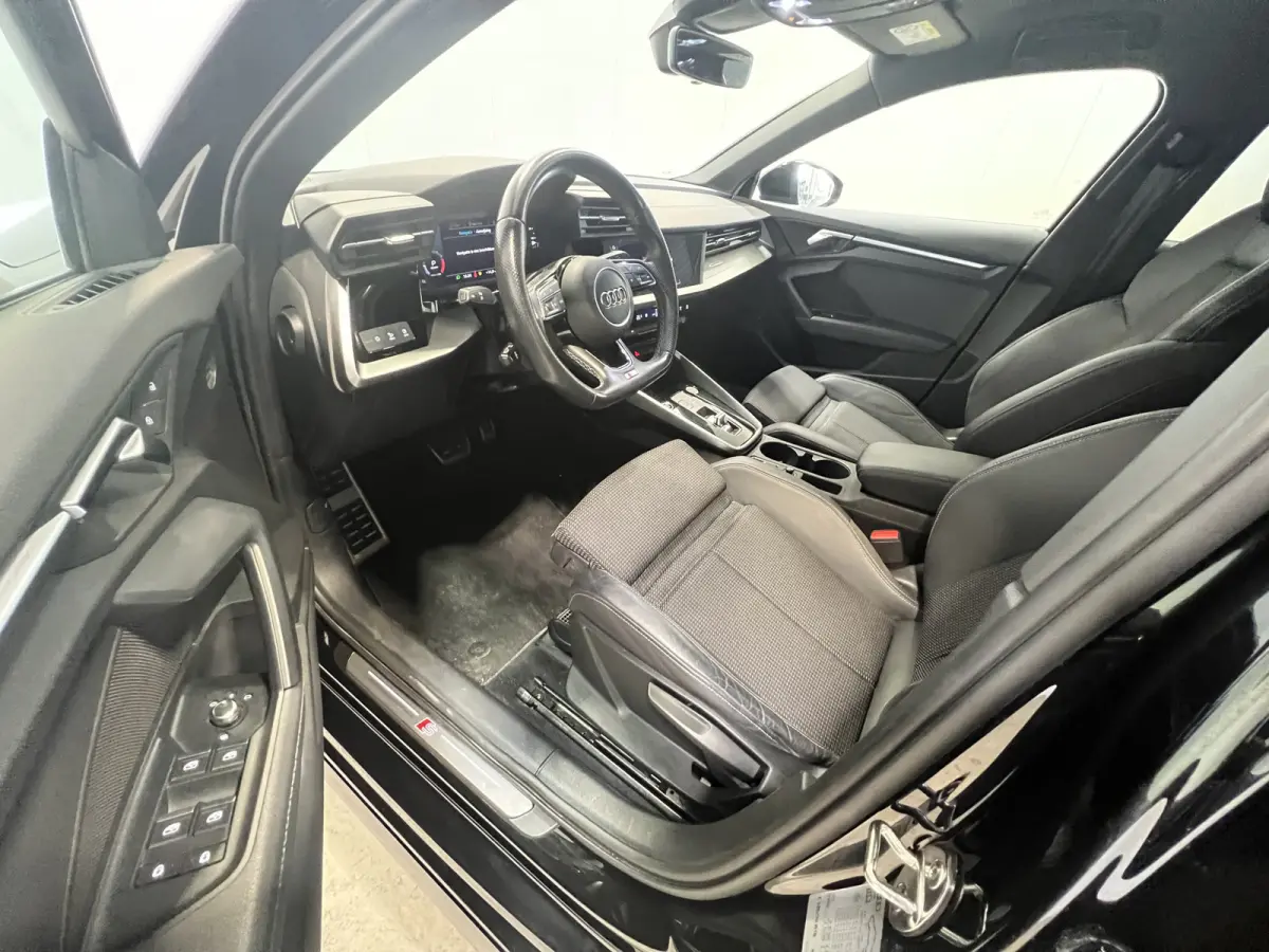 30 TFSI S-line | Navigatie/Android/Apple Carplay | LM Velgen 17" | Cruise Control | Airco | S-Line Exterieur |