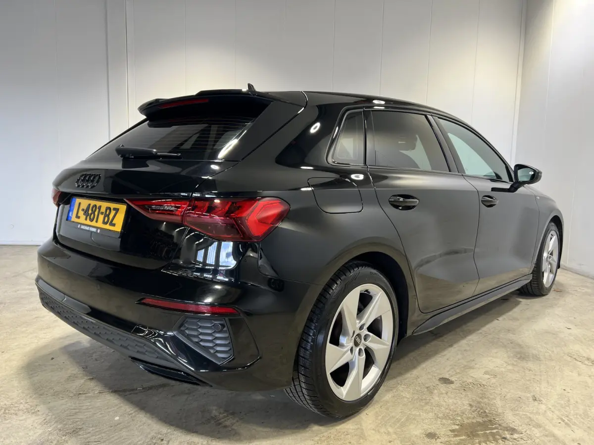 30 TFSI S-line | Navigatie/Android/Apple Carplay | LM Velgen 17" | Cruise Control | Airco | S-Line Exterieur |