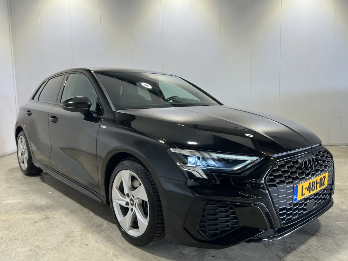 30 TFSI S-line | Navigatie/Android/Apple Carplay | LM Velgen 17" | Cruise Control | Airco | S-Line Exterieur |