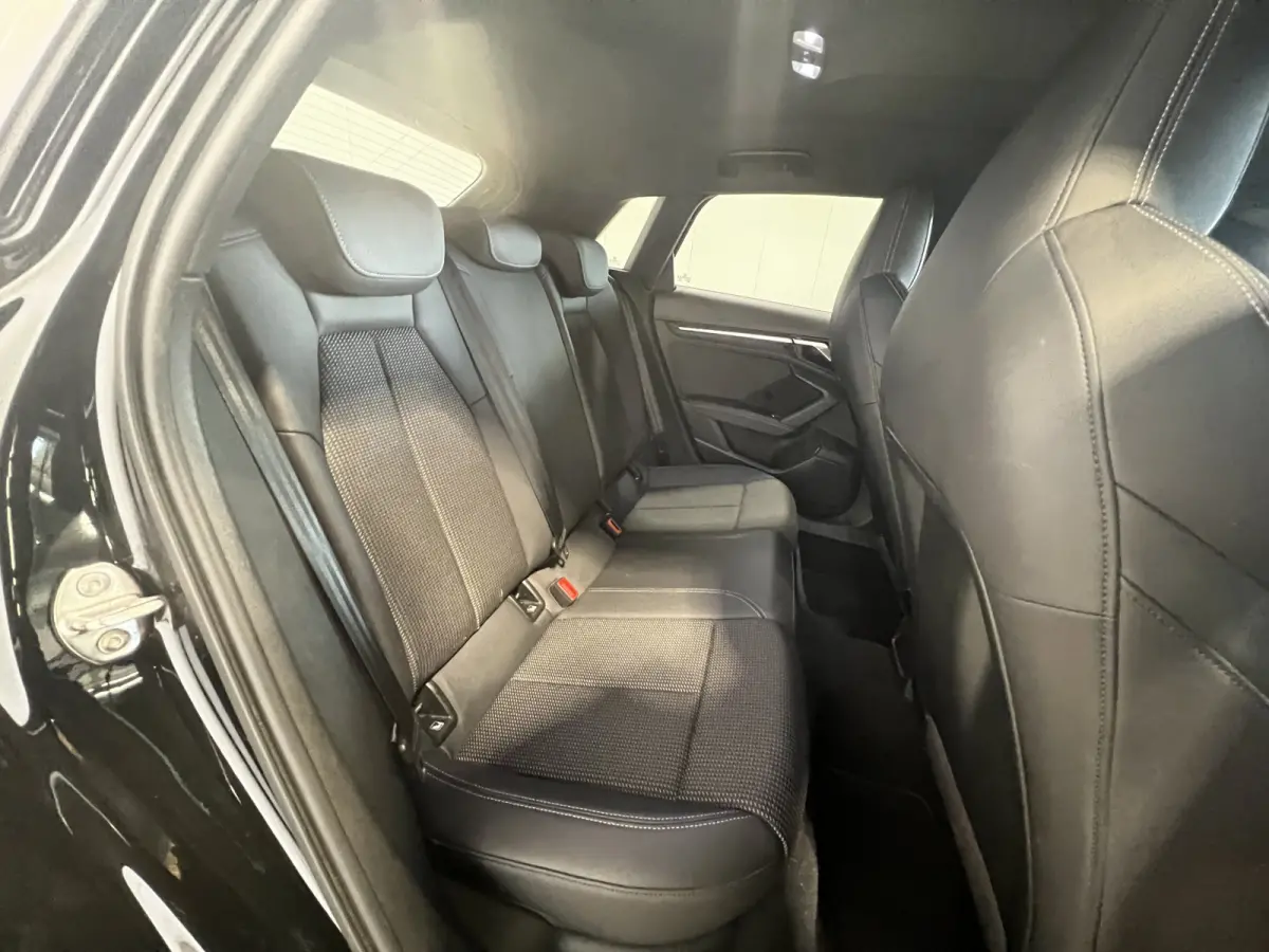 30 TFSI S-line | Navigatie/Android/Apple Carplay | LM Velgen 17" | Cruise Control | Airco | S-Line Exterieur |