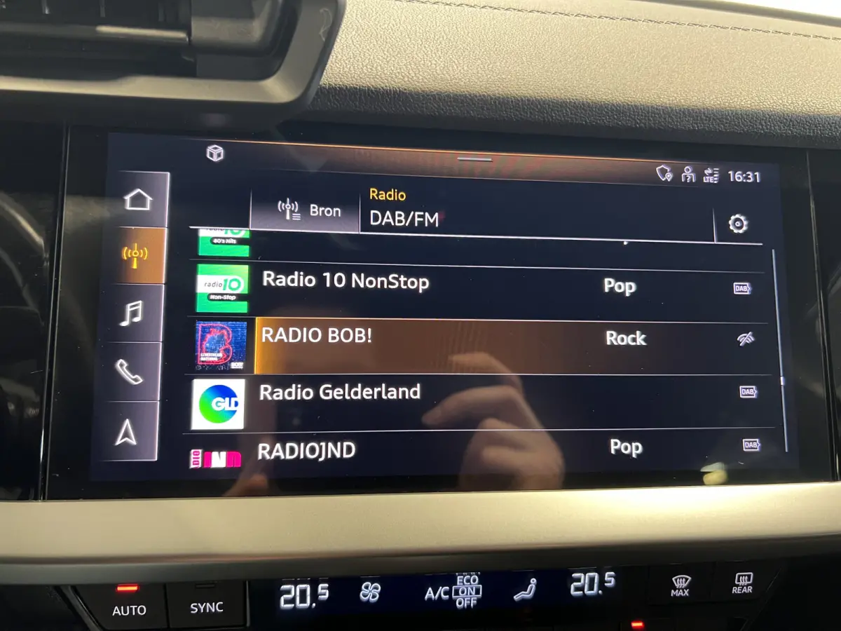 30 TFSI S-line | Navigatie/Android/Apple Carplay | LM Velgen 17" | Cruise Control | Airco | S-Line Exterieur |
