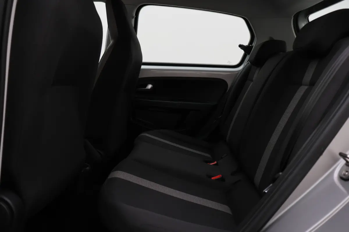 Up! 1.0 BMT high up! 5-Deurs, Leder/Stof, Airco, Cruise, Bluetooth, Radio, PDC, 15''