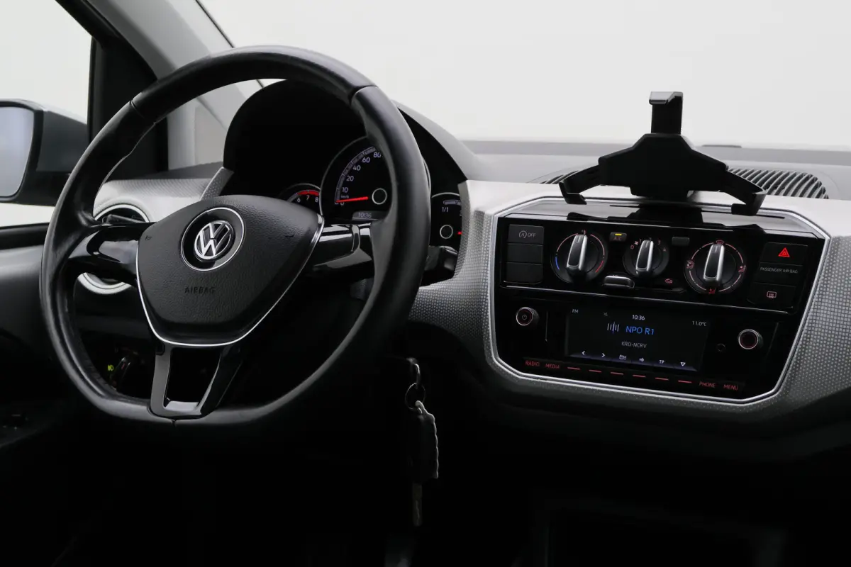 Up! 1.0 BMT high up! 5-Deurs, Leder/Stof, Airco, Cruise, Bluetooth, Radio, PDC, 15''