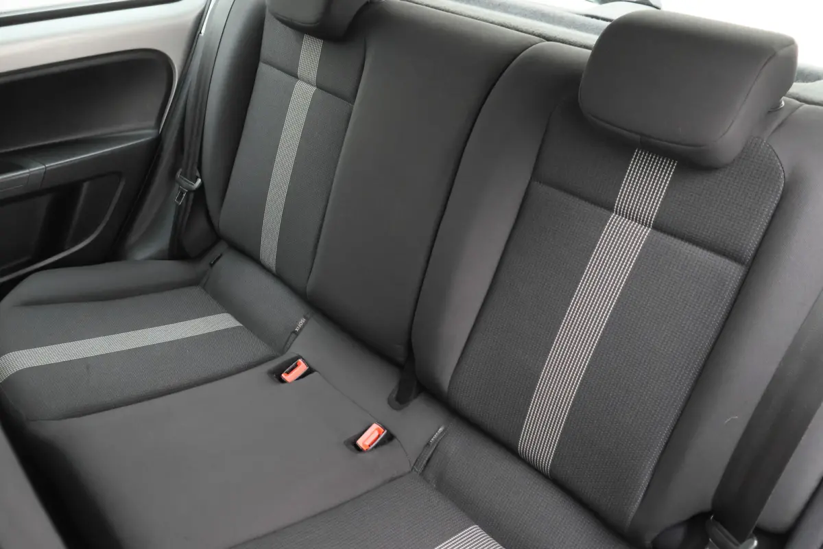 Up! 1.0 BMT high up! 5-Deurs, Leder/Stof, Airco, Cruise, Bluetooth, Radio, PDC, 15''