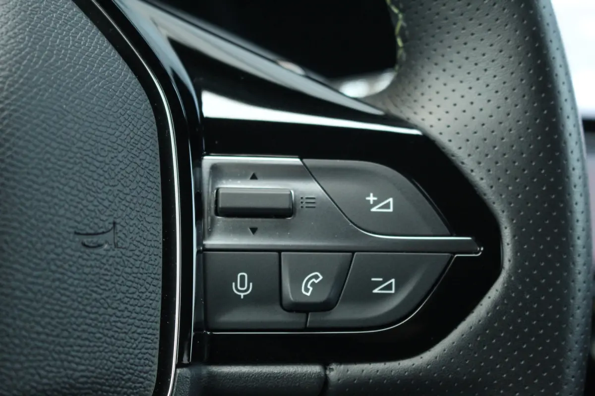 1.6 Plug-in Hybrid 225 PK GT | Adap. Cruise C. | Massage | Memory St. | Camera | St. Verwarming | BLIS | CarPlay | Navi | PDC V&A | Climate C. | Adap. Cruise C. | Memory St. | Massage | Came