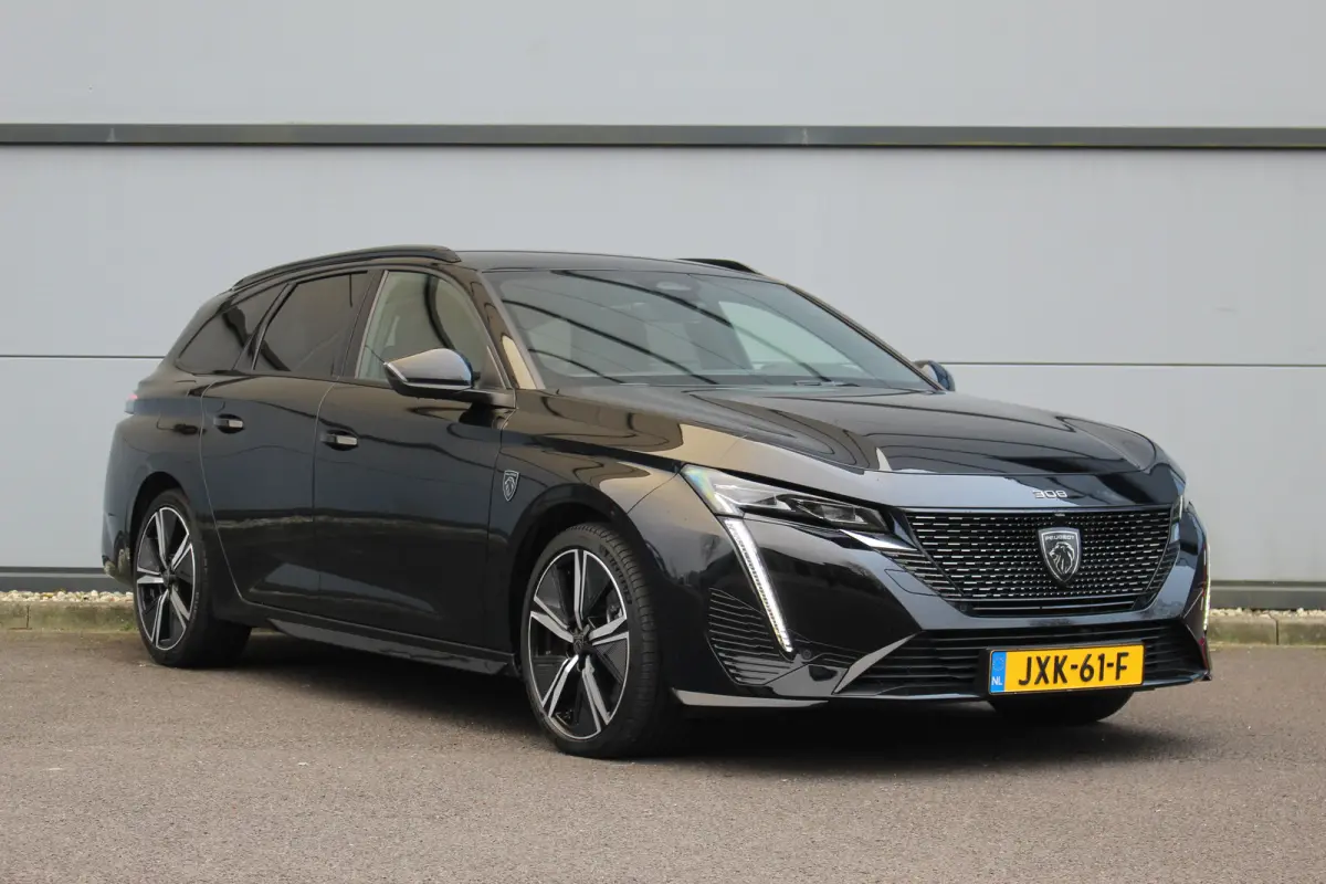 1.6 Plug-in Hybrid 225 PK GT | Adap. Cruise C. | Massage | Memory St. | Camera | St. Verwarming | BLIS | CarPlay | Navi | PDC V&A | Climate C. | Adap. Cruise C. | Memory St. | Massage | Came