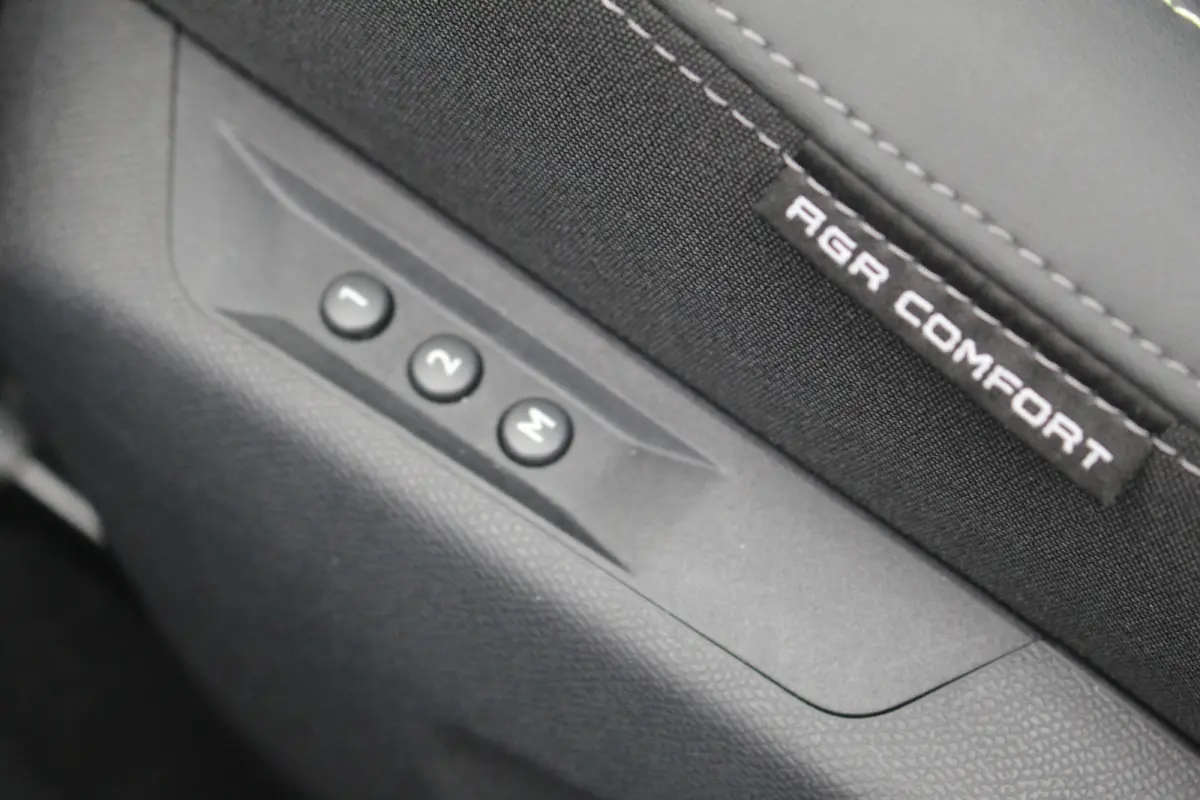 1.6 Plug-in Hybrid 225 PK GT | Adap. Cruise C. | Massage | Memory St. | Camera | St. Verwarming | BLIS | CarPlay | Navi | PDC V&A | Climate C. | Adap. Cruise C. | Memory St. | Massage | Came