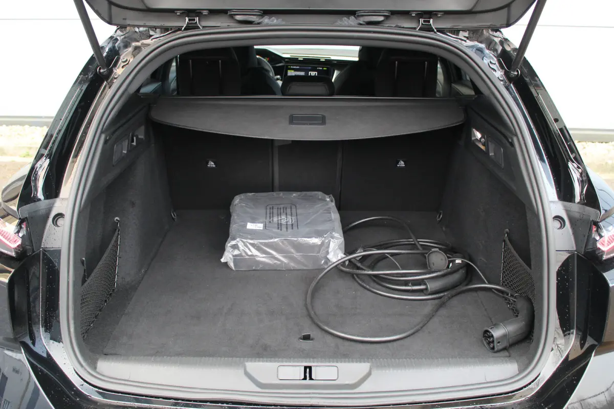 1.6 Plug-in Hybrid 225 PK GT | Adap. Cruise C. | Massage | Memory St. | Camera | St. Verwarming | BLIS | CarPlay | Navi | PDC V&A | Climate C. | Adap. Cruise C. | Memory St. | Massage | Came