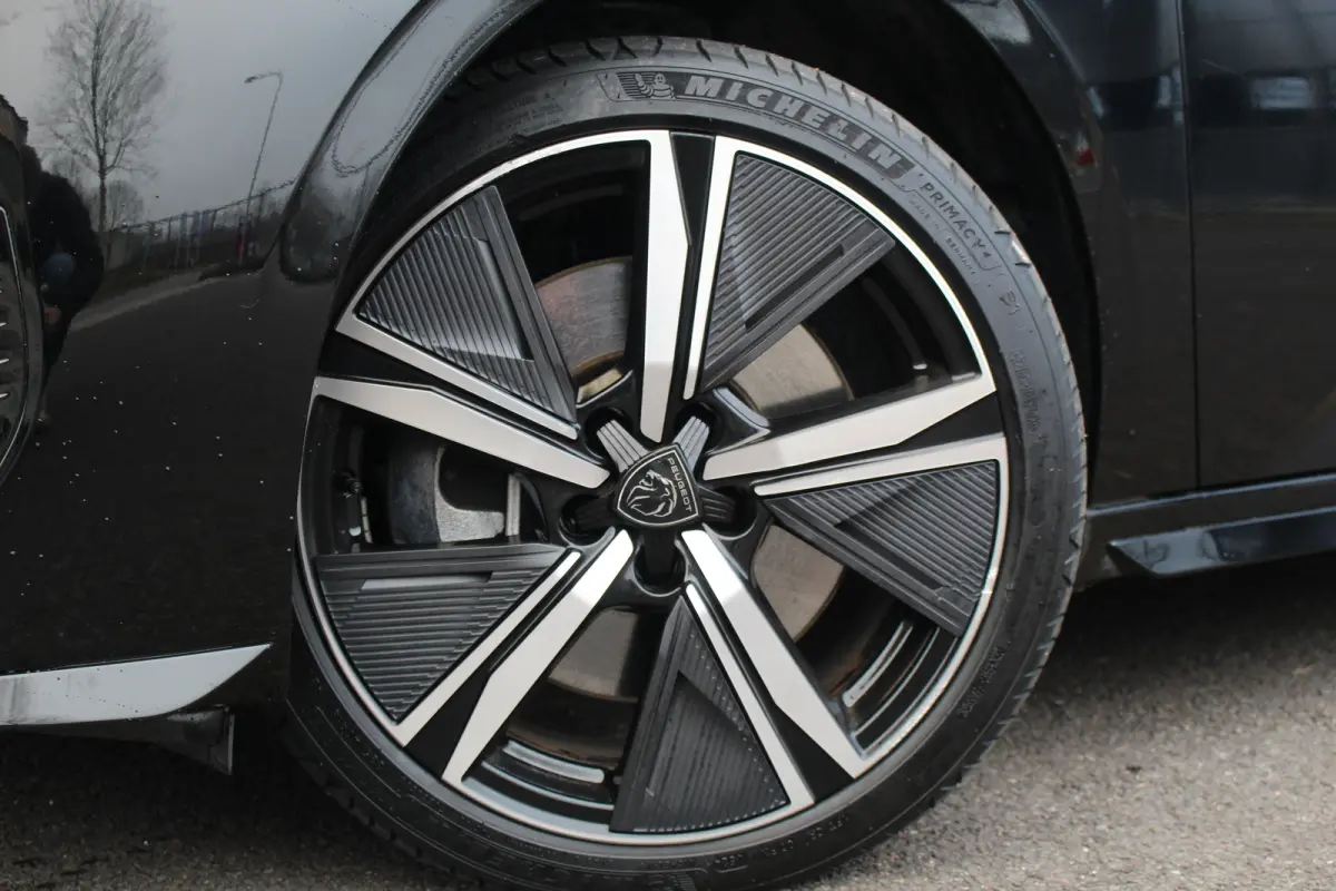 1.6 Plug-in Hybrid 225 PK GT | Adap. Cruise C. | Massage | Memory St. | Camera | St. Verwarming | BLIS | CarPlay | Navi | PDC V&A | Climate C. | Adap. Cruise C. | Memory St. | Massage | Came