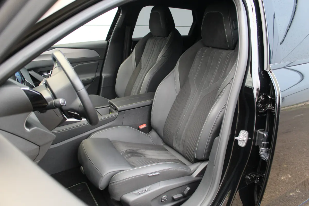 1.6 Plug-in Hybrid 225 PK GT | Adap. Cruise C. | Massage | Memory St. | Camera | St. Verwarming | BLIS | CarPlay | Navi | PDC V&A | Climate C. | Adap. Cruise C. | Memory St. | Massage | Came