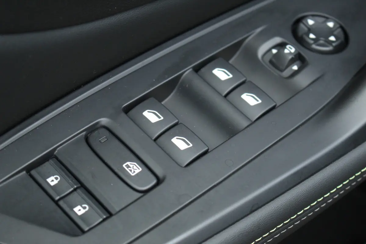 1.6 Plug-in Hybrid 225 PK GT | Adap. Cruise C. | Massage | Memory St. | Camera | St. Verwarming | BLIS | CarPlay | Navi | PDC V&A | Climate C. | Adap. Cruise C. | Memory St. | Massage | Came