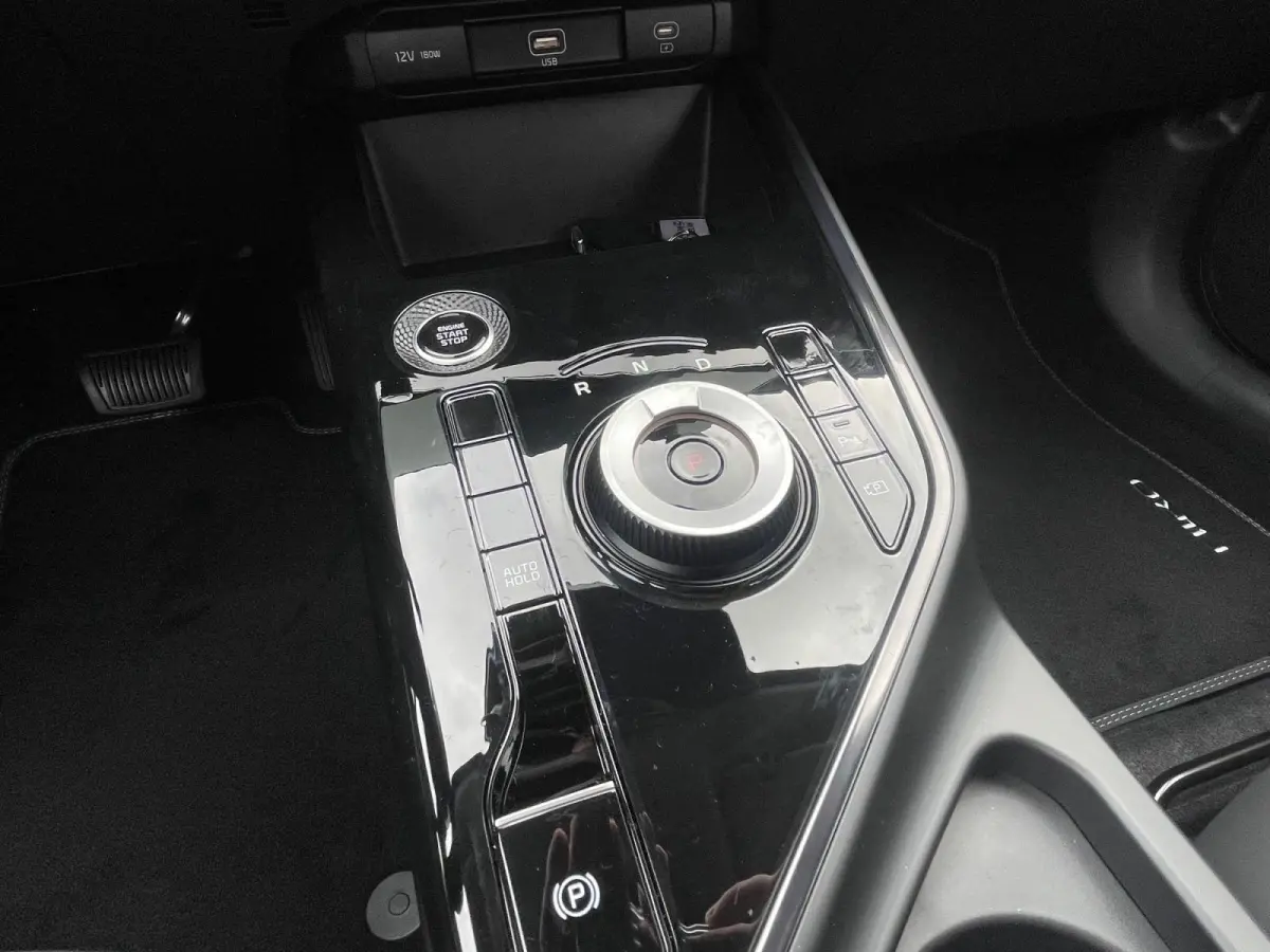 1.6 GDi Hybrid DynamicLine | Adaptive cruise control | Keyless entry | Navigatie | Climate control