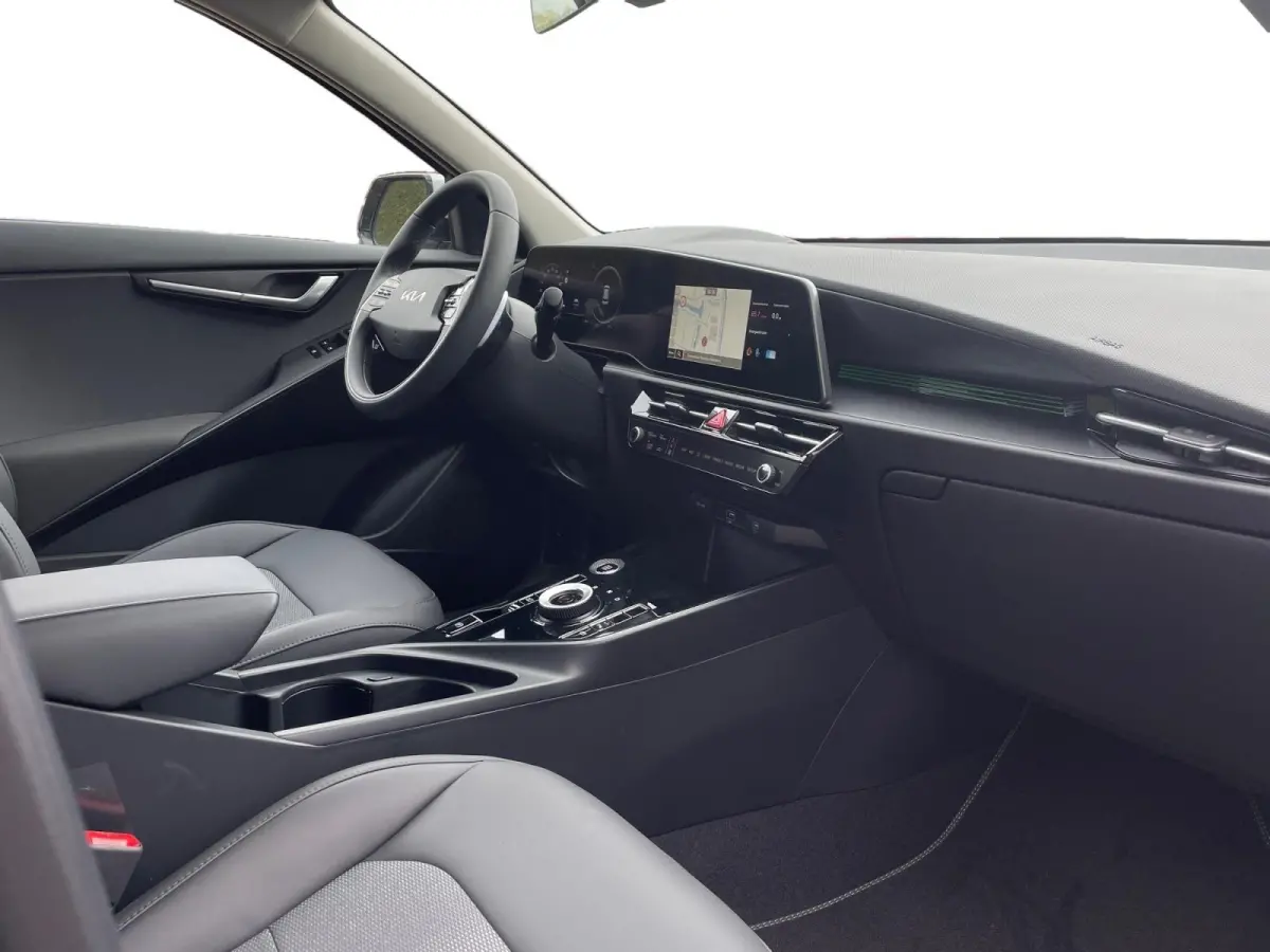 1.6 GDi Hybrid DynamicLine | Adaptive cruise control | Keyless entry | Navigatie | Climate control