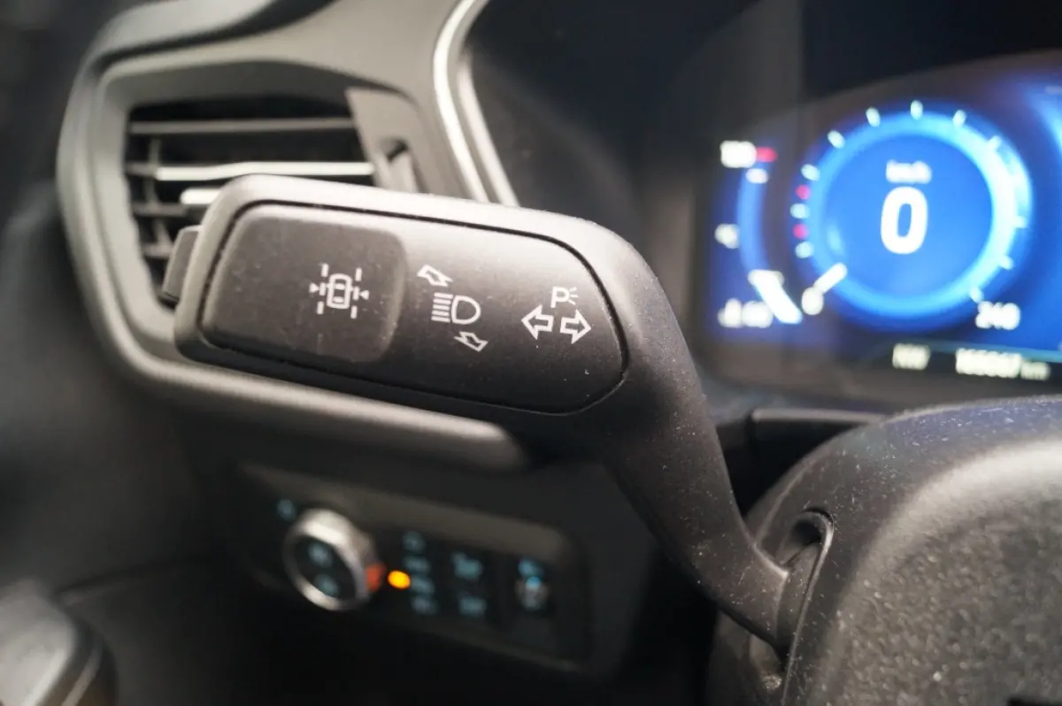 1.5 EcoBoost Titanium Pack -NAVI-ECC-CAM-TREKHAAK-