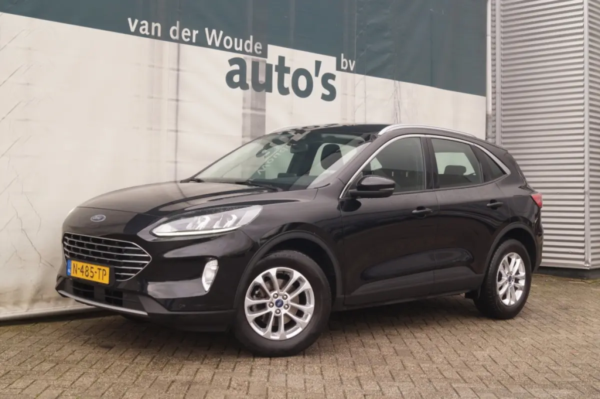 1.5 EcoBoost Titanium Pack -NAVI-ECC-CAM-TREKHAAK-