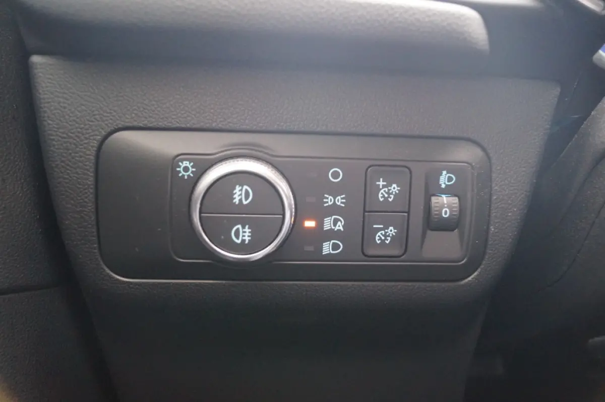 1.5 EcoBoost Titanium Pack -NAVI-ECC-CAM-TREKHAAK-