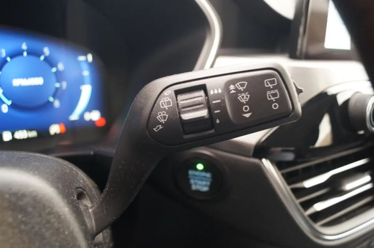 1.5 EcoBoost Titanium Pack -NAVI-ECC-CAM-TREKHAAK-