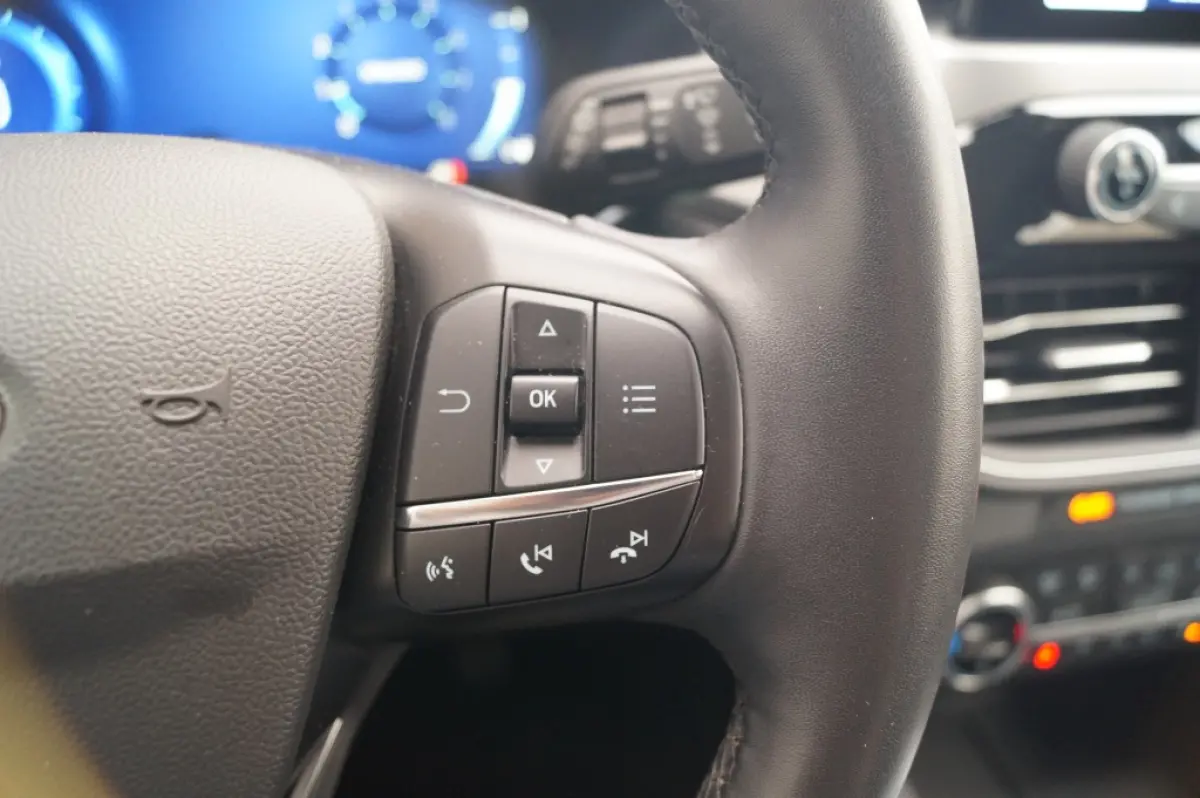 1.5 EcoBoost Titanium Pack -NAVI-ECC-CAM-TREKHAAK-
