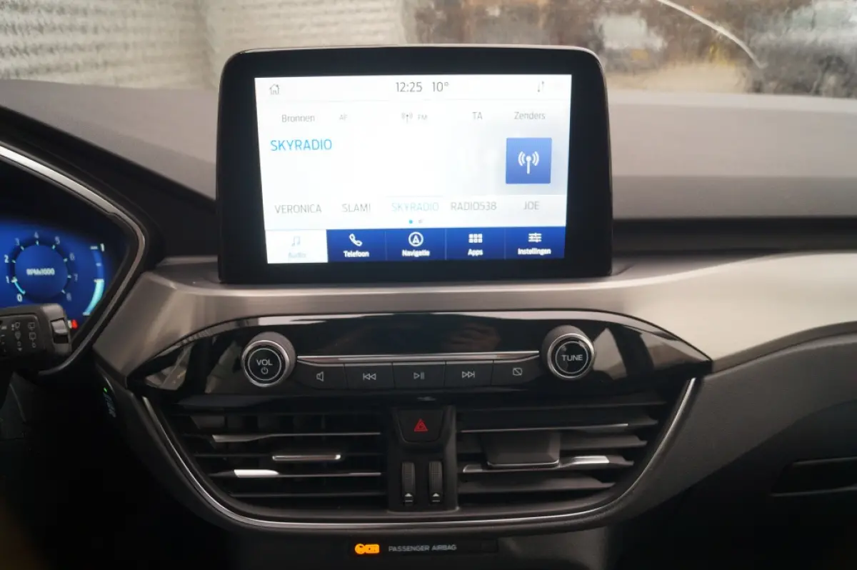 1.5 EcoBoost Titanium Pack -NAVI-ECC-CAM-TREKHAAK-
