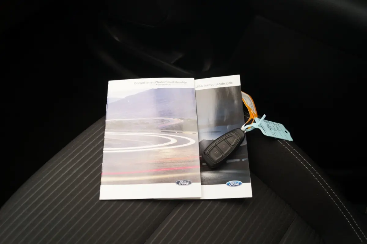 1.5 EcoBoost Titanium Pack -NAVI-ECC-CAM-TREKHAAK-