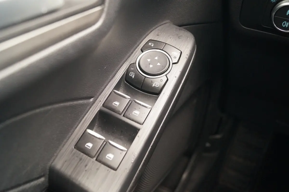 1.5 EcoBoost Titanium Pack -NAVI-ECC-CAM-TREKHAAK-