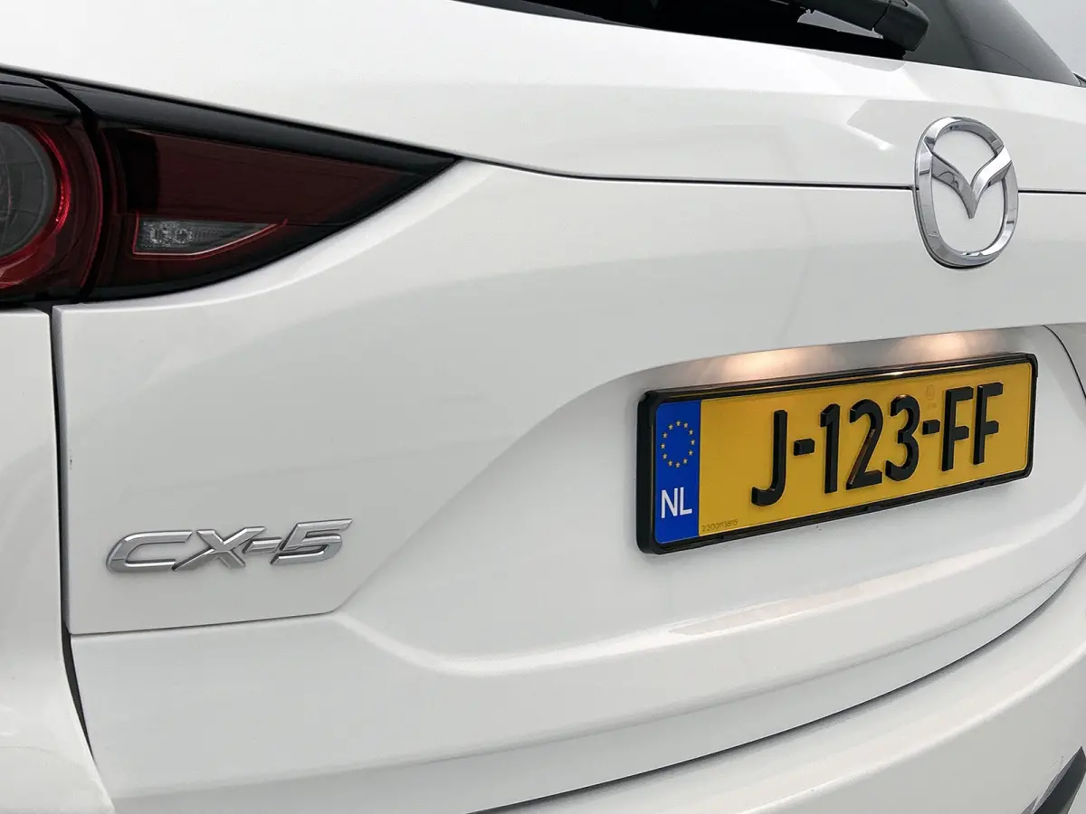 2.0 SkyActiv-G 165 TS EXPORT PRICE!/ LEES TEKST (Navi, Trekhaak, Climate Con, Cruise Con, Etc)
