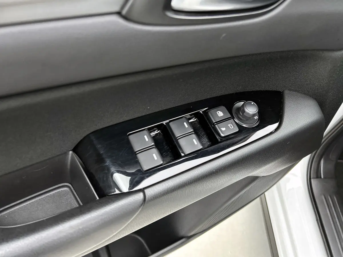 2.0 SkyActiv-G 165 TS EXPORT PRICE!/ LEES TEKST (Navi, Trekhaak, Climate Con, Cruise Con, Etc)